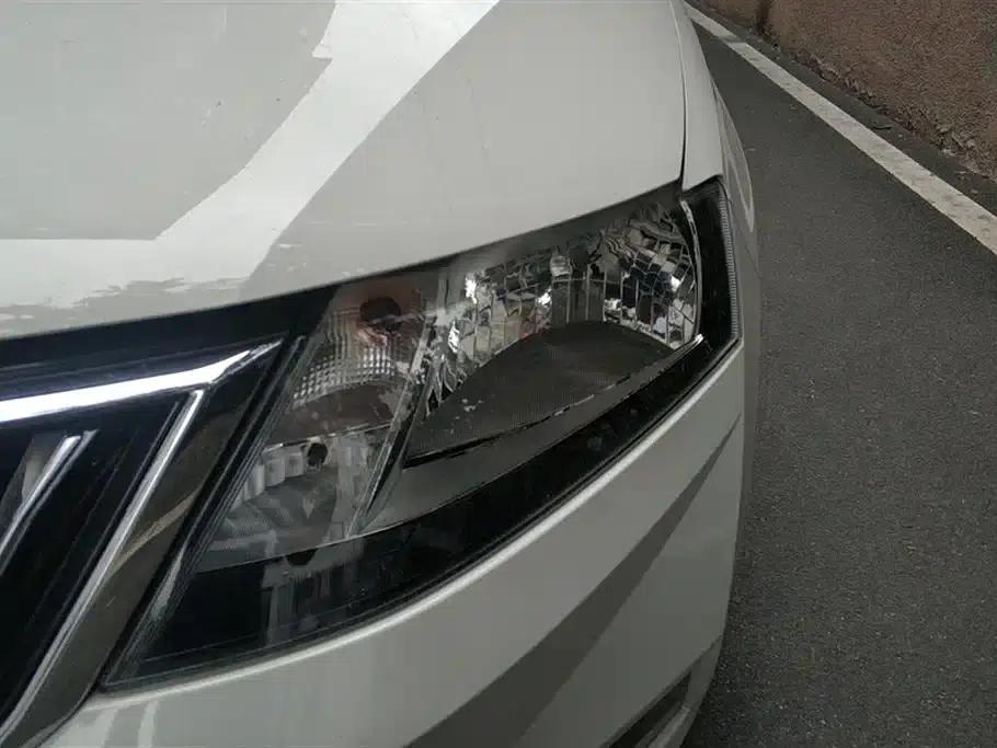 Rapid 2018 1.6L Manual Comfort Edition — миниатюра 5
