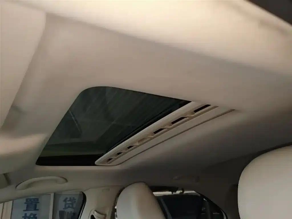 Rapid 2016 1.6L Automatic Comfort Edition — миниатюра 18