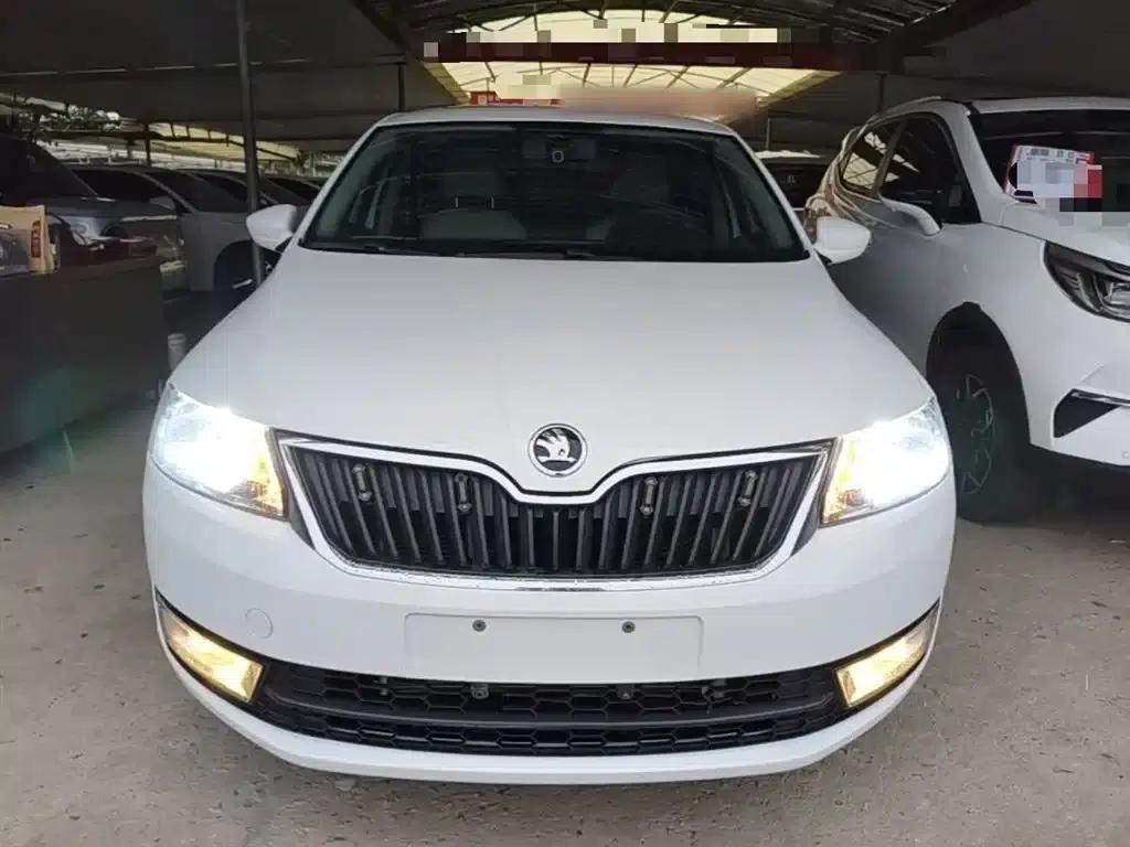 Rapid 2016 1.6L Automatic Comfort Edition — миниатюра 3