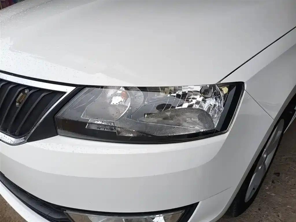 Rapid 2016 1.6L Automatic Comfort Edition — миниатюра 24