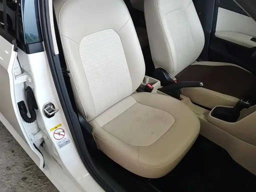 Rapid 2016 1.6L Automatic Comfort Edition — миниатюра 25