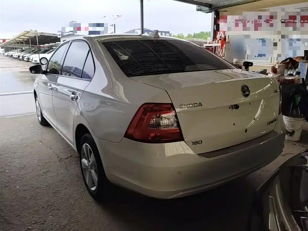 Rapid 2016 1.6L Automatic Comfort Edition — миниатюра 5