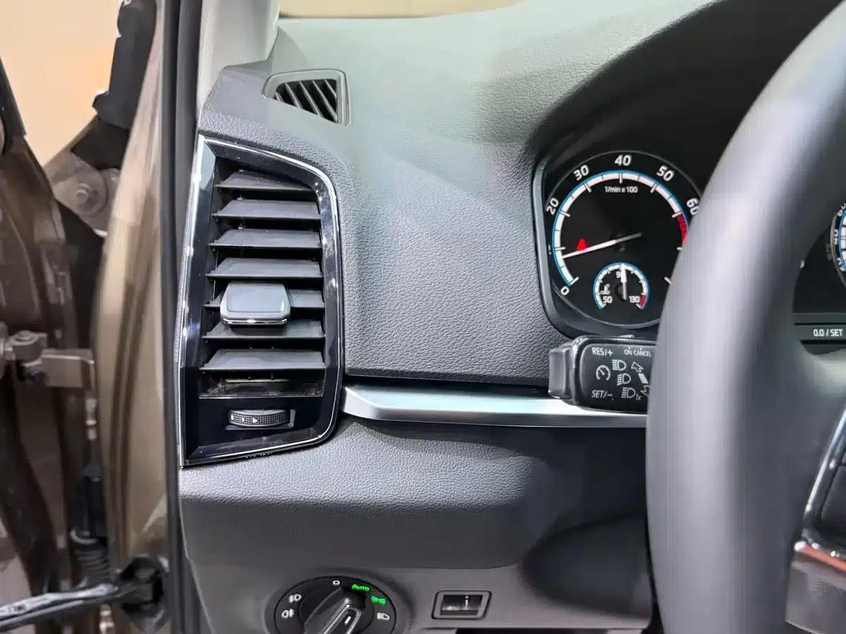 Karoq 2022 TSI280 Premium Edition — миниатюра 9
