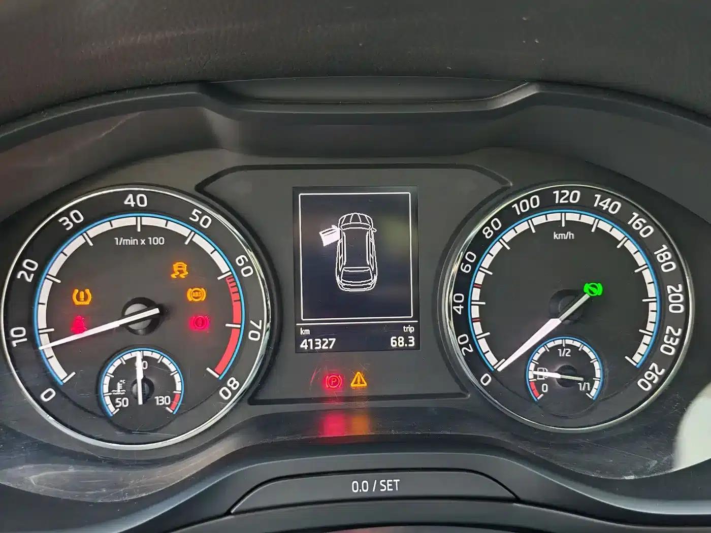 Karoq 2021 TSI280 Luxury Edition — миниатюра 14