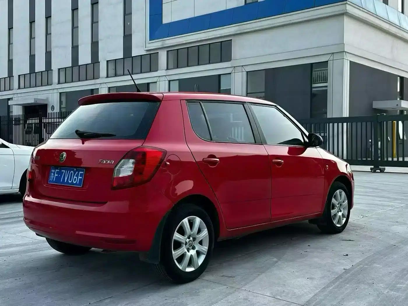 Fabia 2012 1.4L Automatic Crystal Edition — миниатюра 9