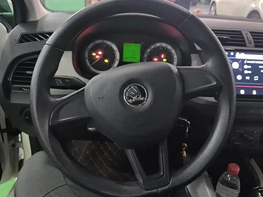 Fabia 2016 1.4L Automatic Enjoy Edition — миниатюра 15