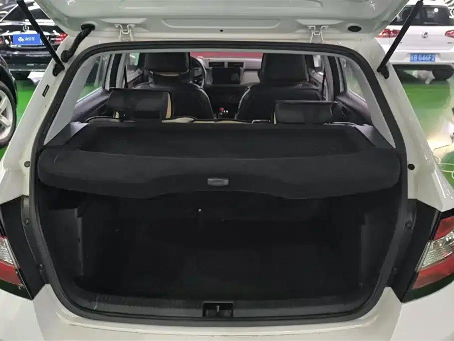 Fabia 2016 1.4L Automatic Enjoy Edition — миниатюра 4