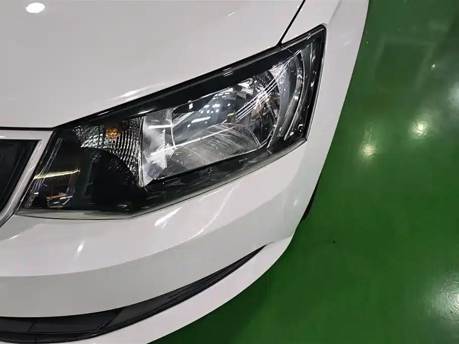 Fabia 2016 1.4L Automatic Enjoy Edition — миниатюра 5