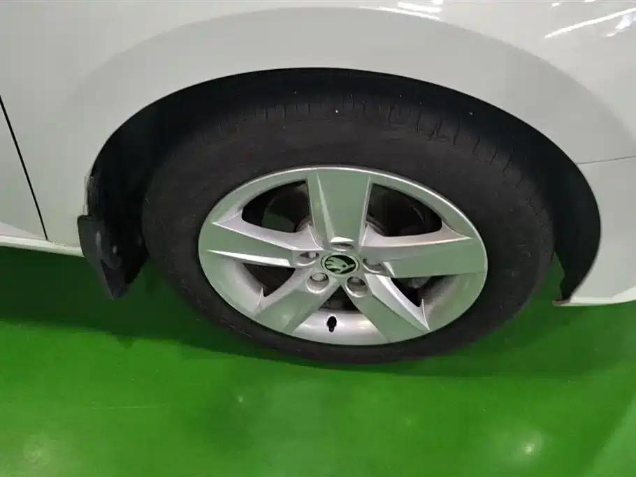 Fabia 2016 1.4L Automatic Enjoy Edition — миниатюра 6