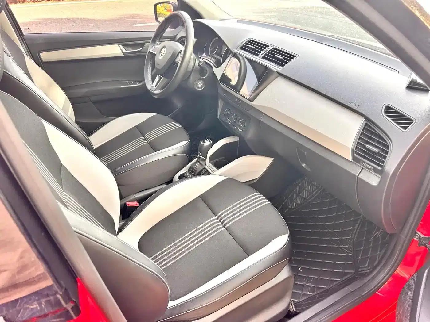 Fabia 2015 1.6L Automatic Sport Edition — миниатюра 11