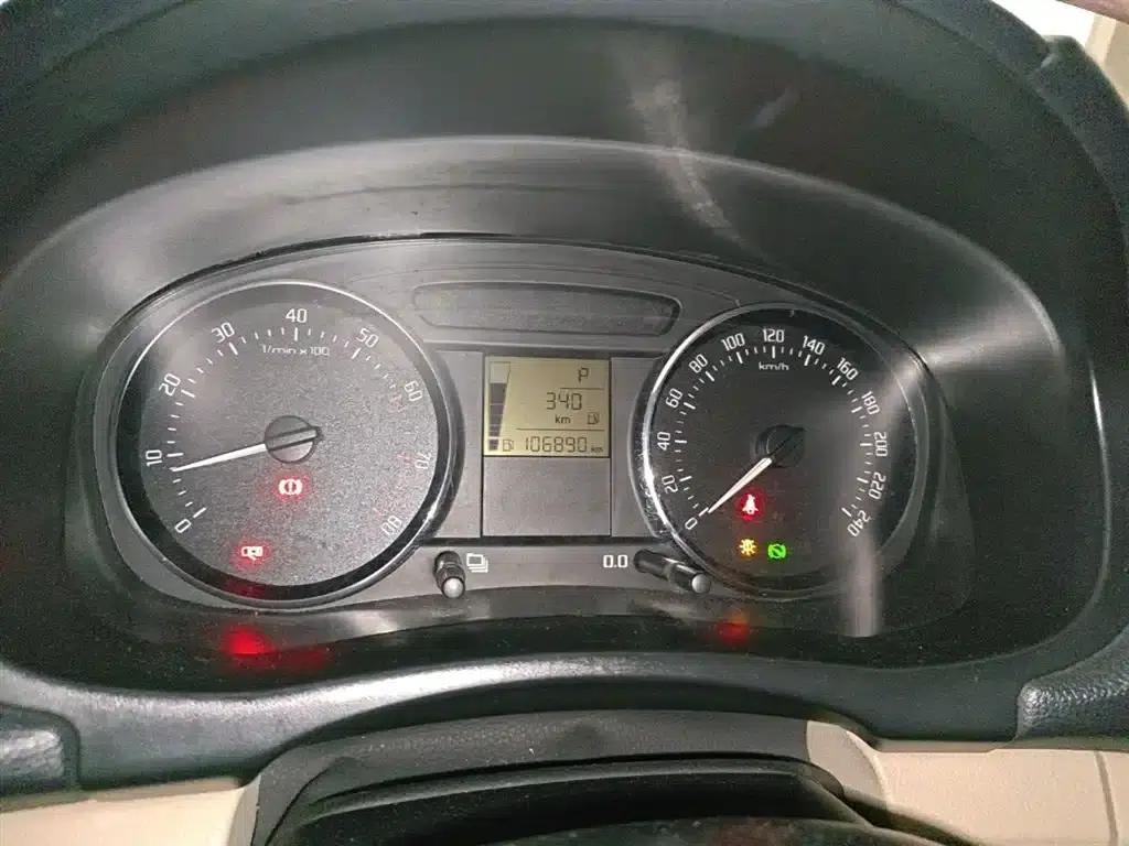 Fabia 2012 1.6L Scout — миниатюра 12