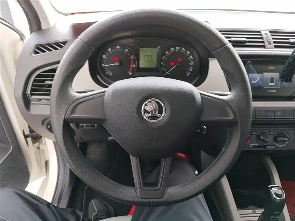 Fabia 2016 1.4L Automatic Enjoy Edition — миниатюра 11