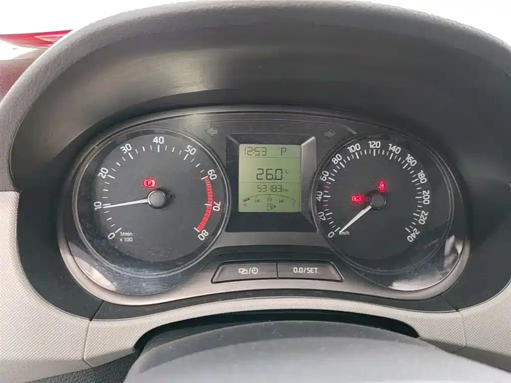 Fabia 2016 1.4L Automatic Enjoy Edition — миниатюра 12