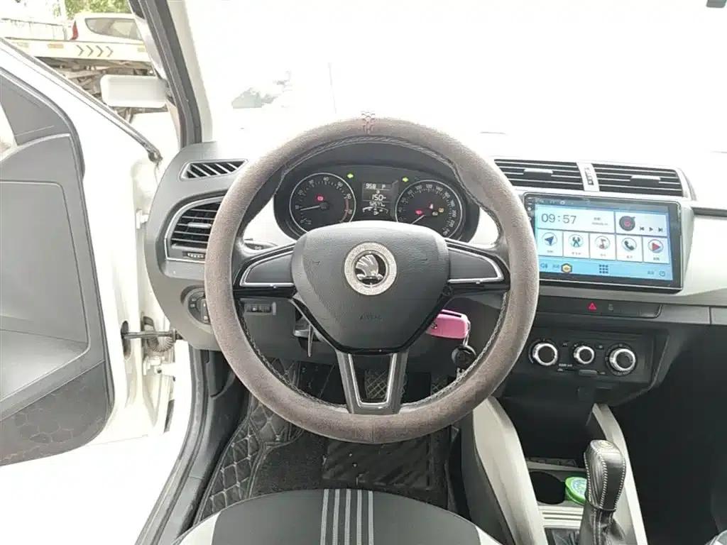 Fabia 2015 1.6L Automatic Sport Edition — миниатюра 11
