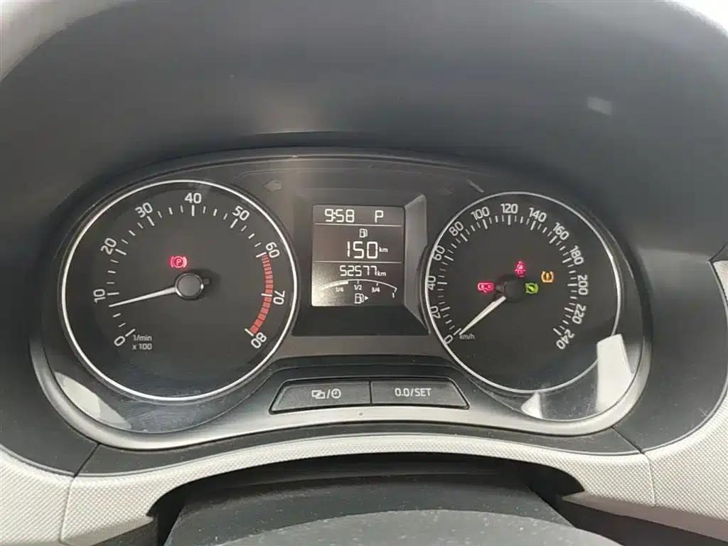 Fabia 2015 1.6L Automatic Sport Edition — миниатюра 12
