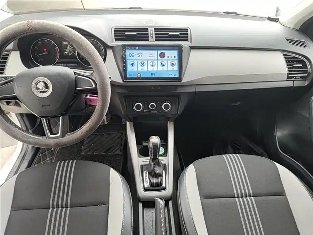 Fabia 2015 1.6L Automatic Sport Edition — миниатюра 13