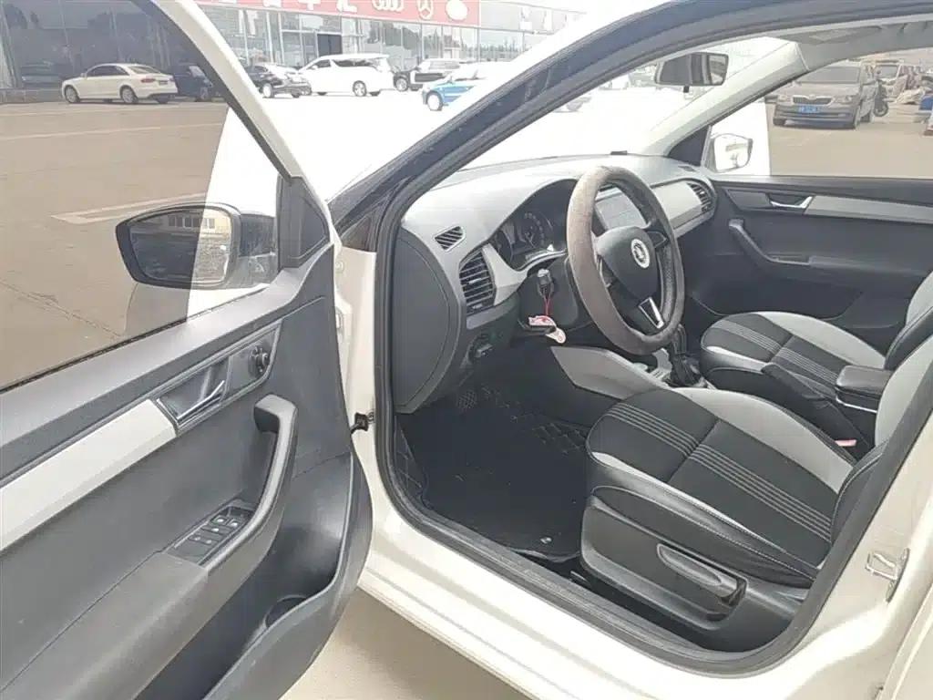 Fabia 2015 1.6L Automatic Sport Edition — миниатюра 16