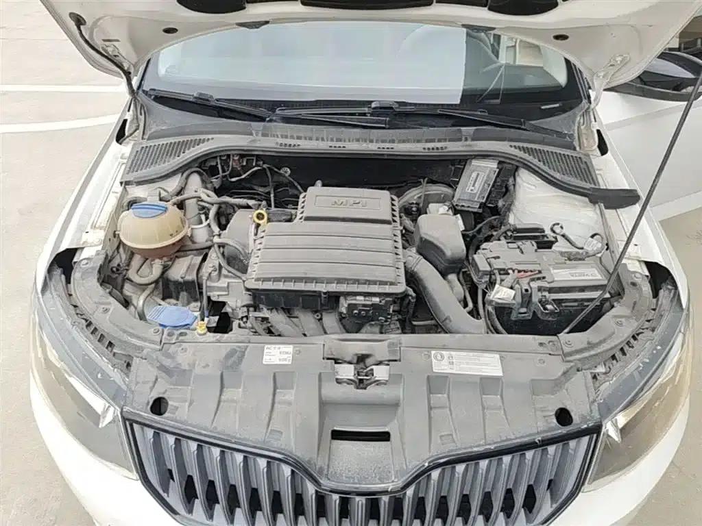 Fabia 2015 1.6L Automatic Sport Edition — миниатюра 20