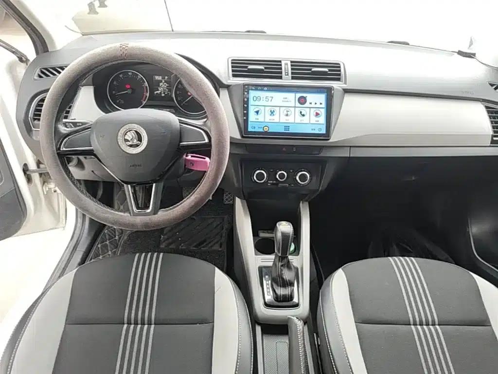 Fabia 2015 1.6L Automatic Sport Edition — миниатюра 10