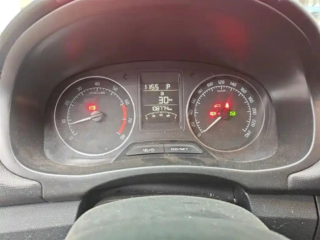 Fabia 2014 1.6L Automatic Sport Edition — миниатюра 12