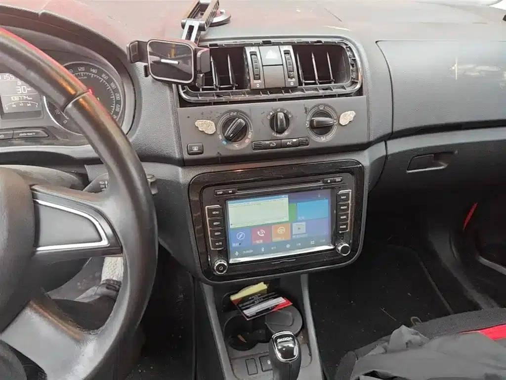 Fabia 2014 1.6L Automatic Sport Edition — миниатюра 13