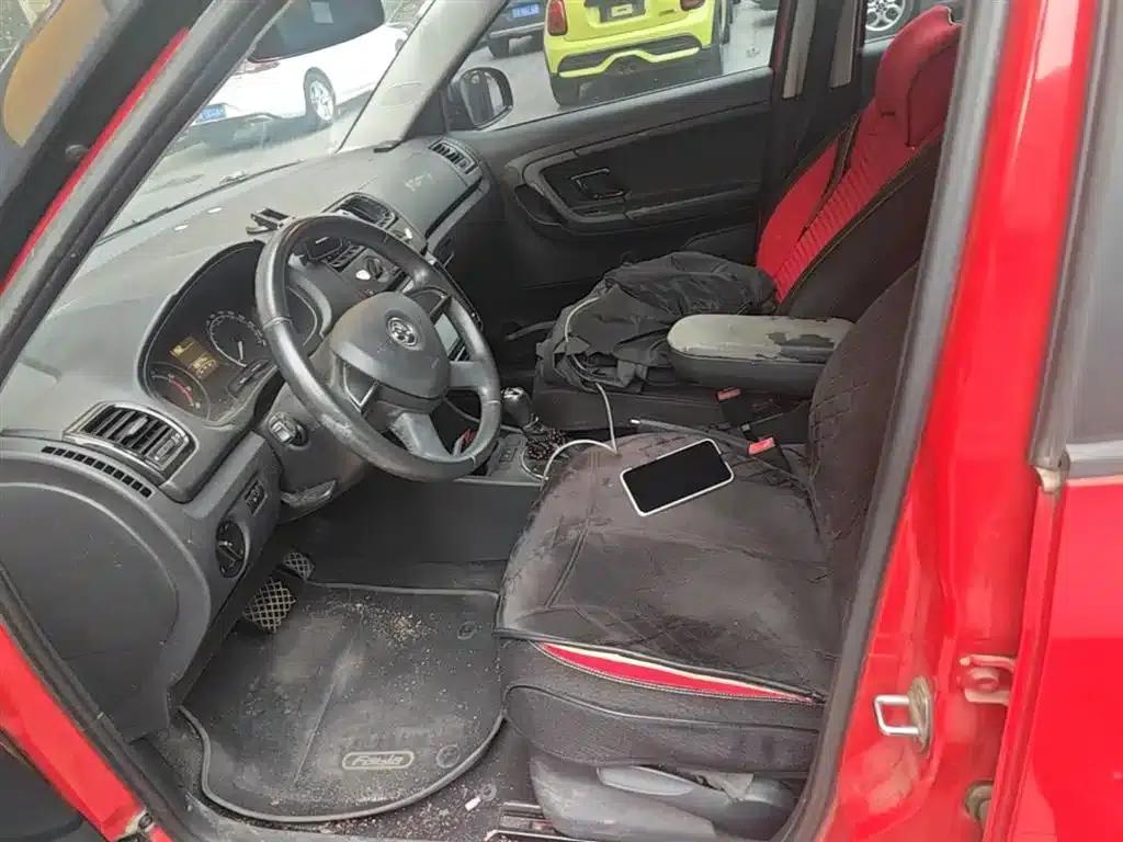 Fabia 2014 1.6L Automatic Sport Edition — миниатюра 15