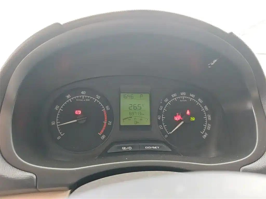 Fabia 2014 1.4L Automatic Crystal Edition — миниатюра 12