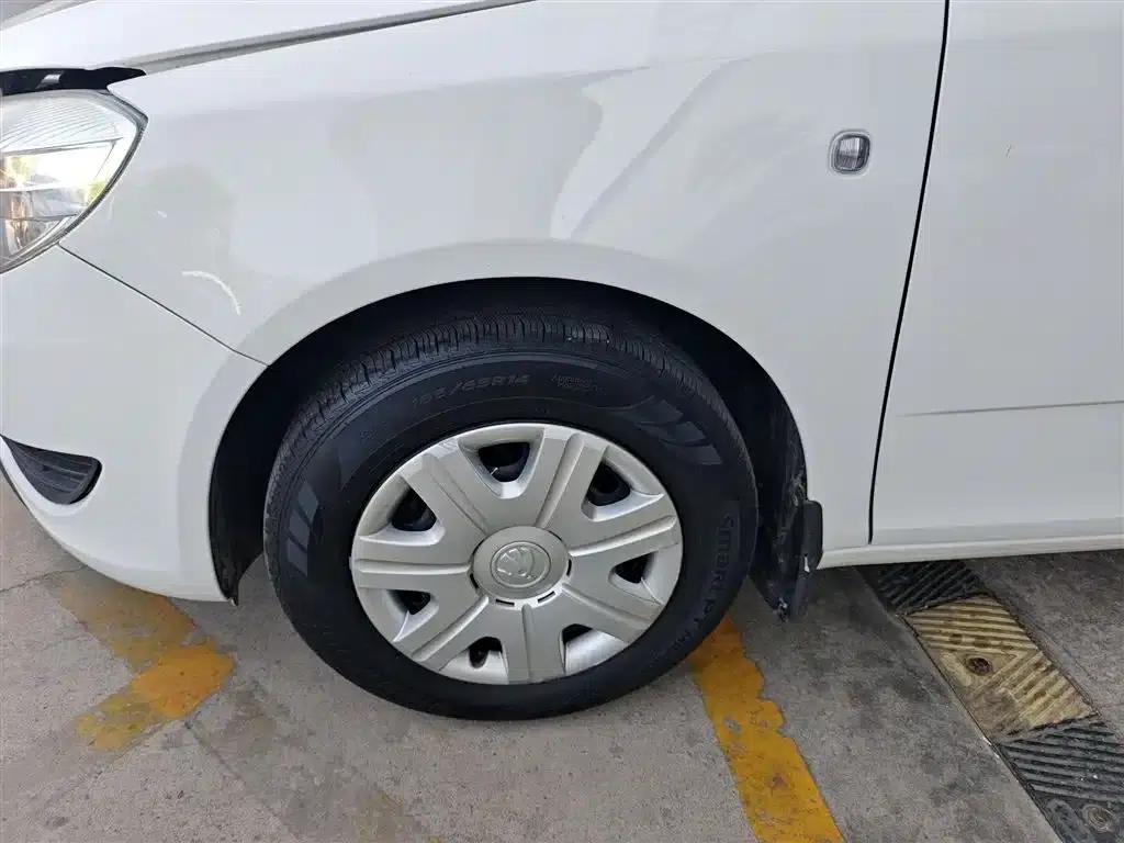 Fabia 2014 1.4L Automatic Crystal Edition — миниатюра 23