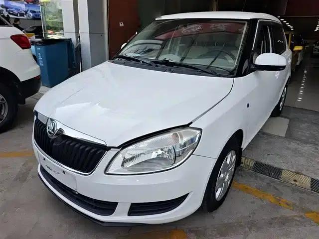 Fabia 2014 1.4L Automatic Crystal Edition