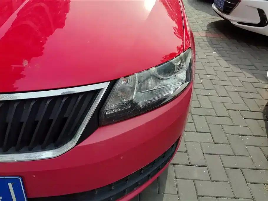 Rapid 2014 1.6L Manual Enjoy Edition — миниатюра 5