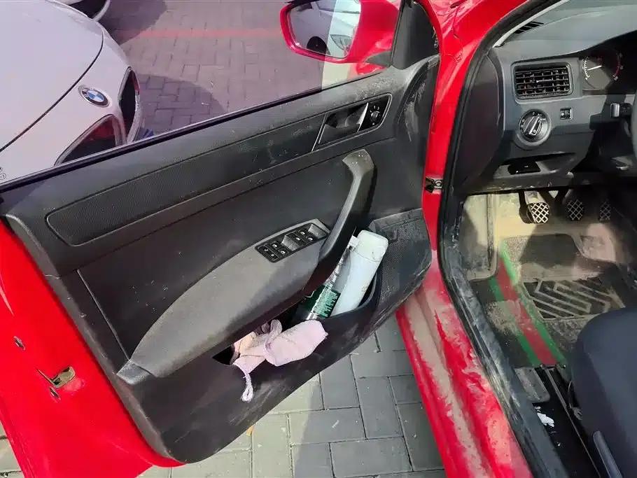 Rapid 2014 1.6L Manual Enjoy Edition — миниатюра 7