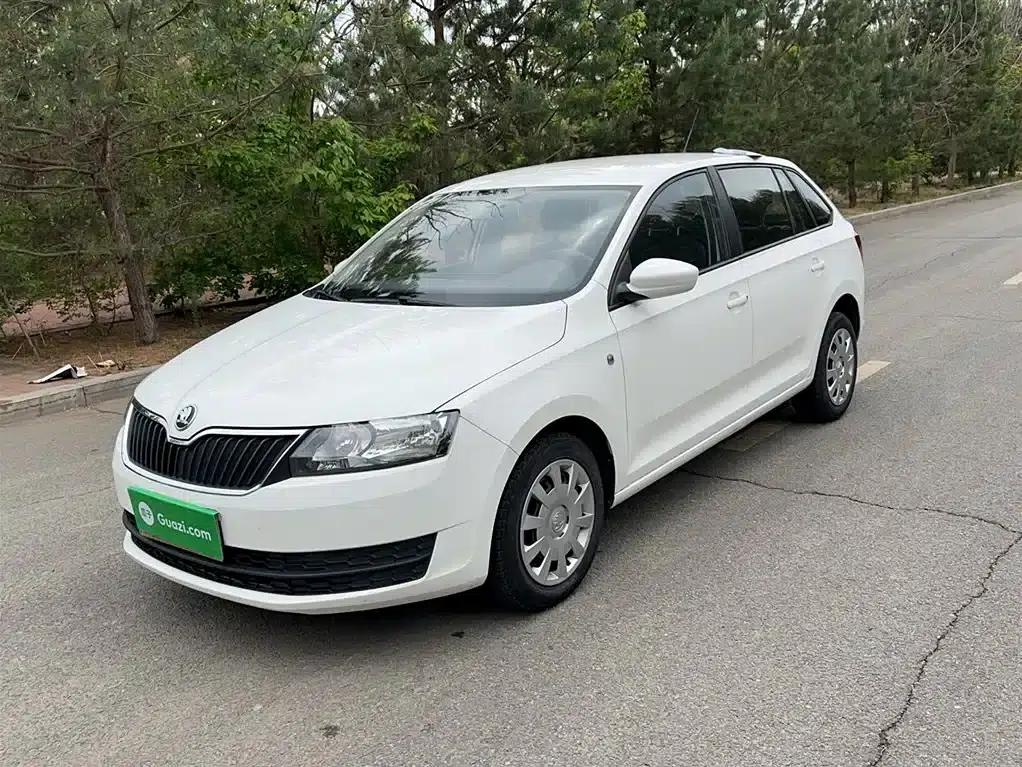 Rapid Spaceback 2016 Facelift 1.4L Manual Forward Edition — миниатюра 1