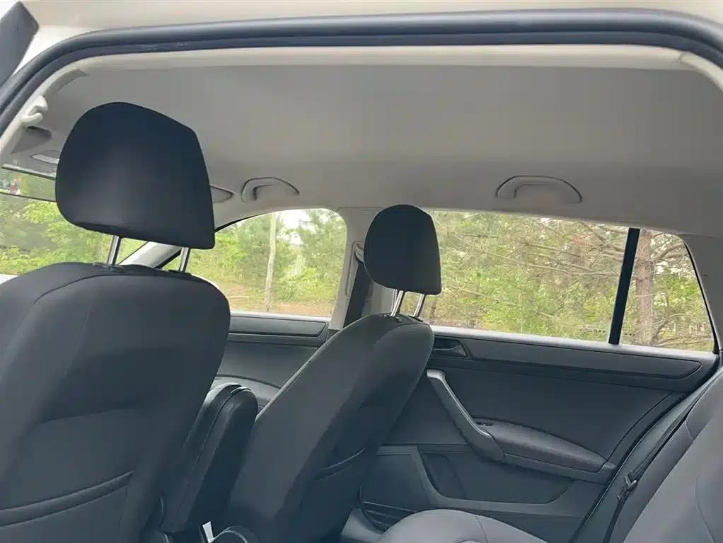 Rapid Spaceback 2016 Facelift 1.4L Manual Forward Edition — миниатюра 19