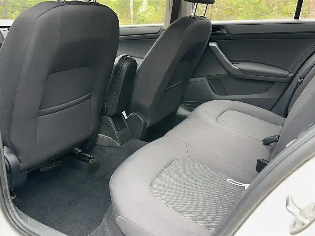 Rapid Spaceback 2016 Facelift 1.4L Manual Forward Edition — миниатюра 20