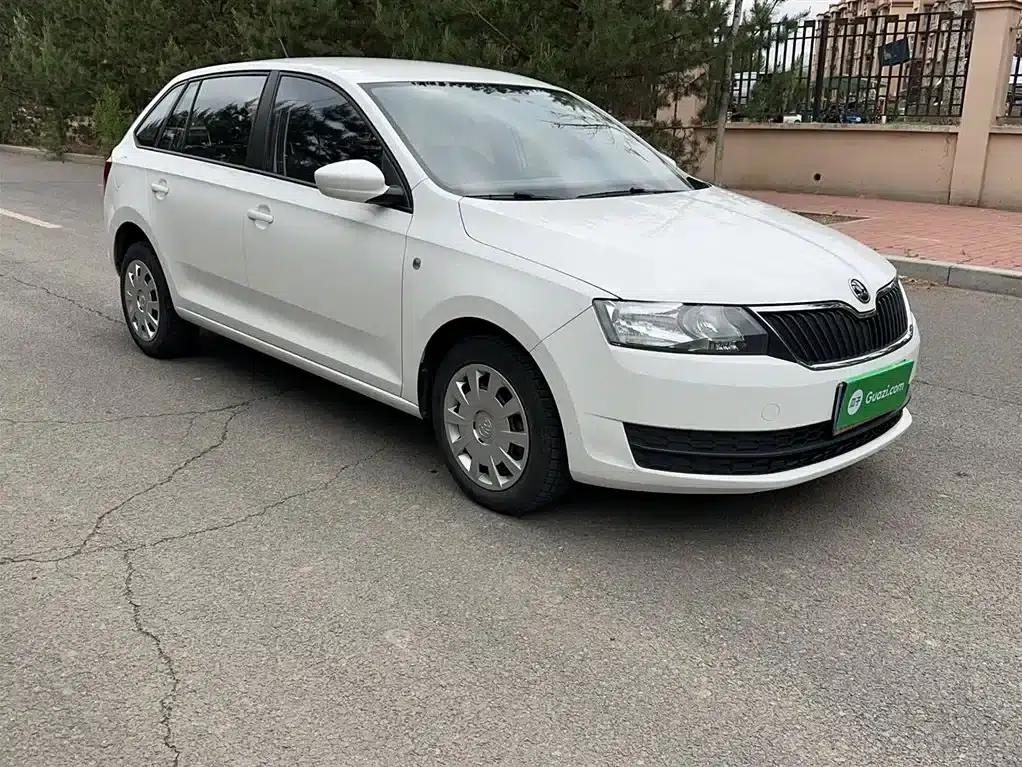 Rapid Spaceback 2016 Facelift 1.4L Manual Forward Edition — миниатюра 10