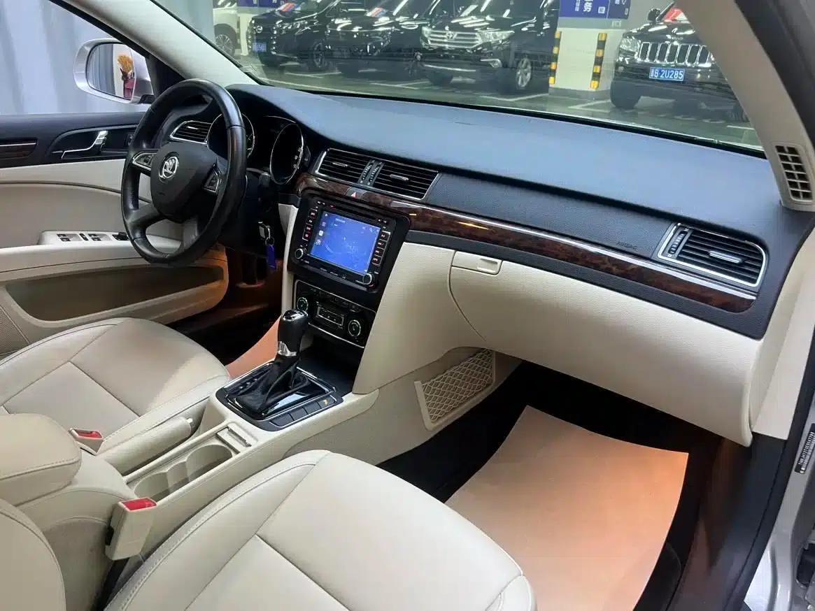 2014 Superb 2.0TSI Premium Edition — миниатюра 12