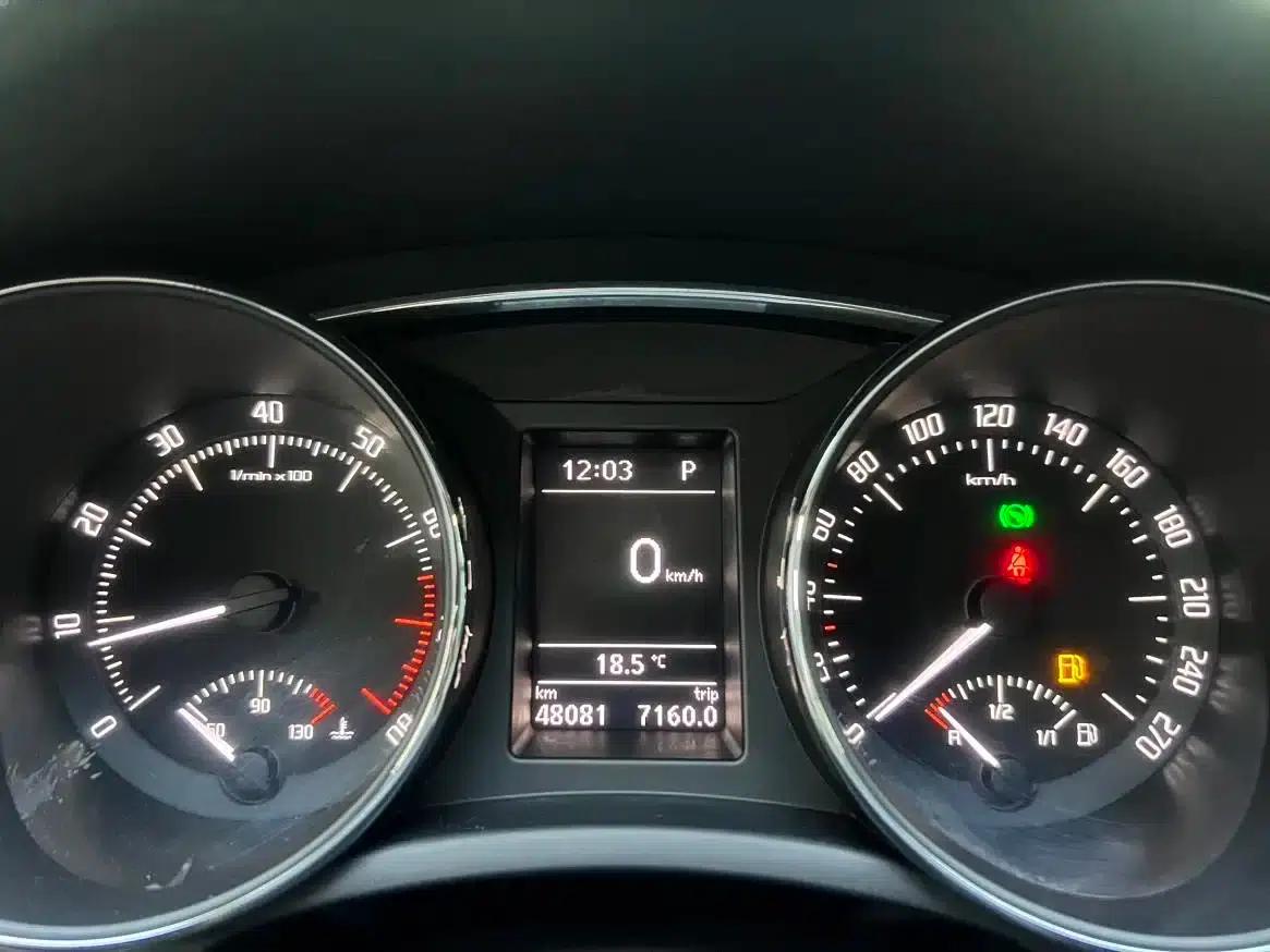 2014 Superb 2.0TSI Premium Edition — миниатюра 4