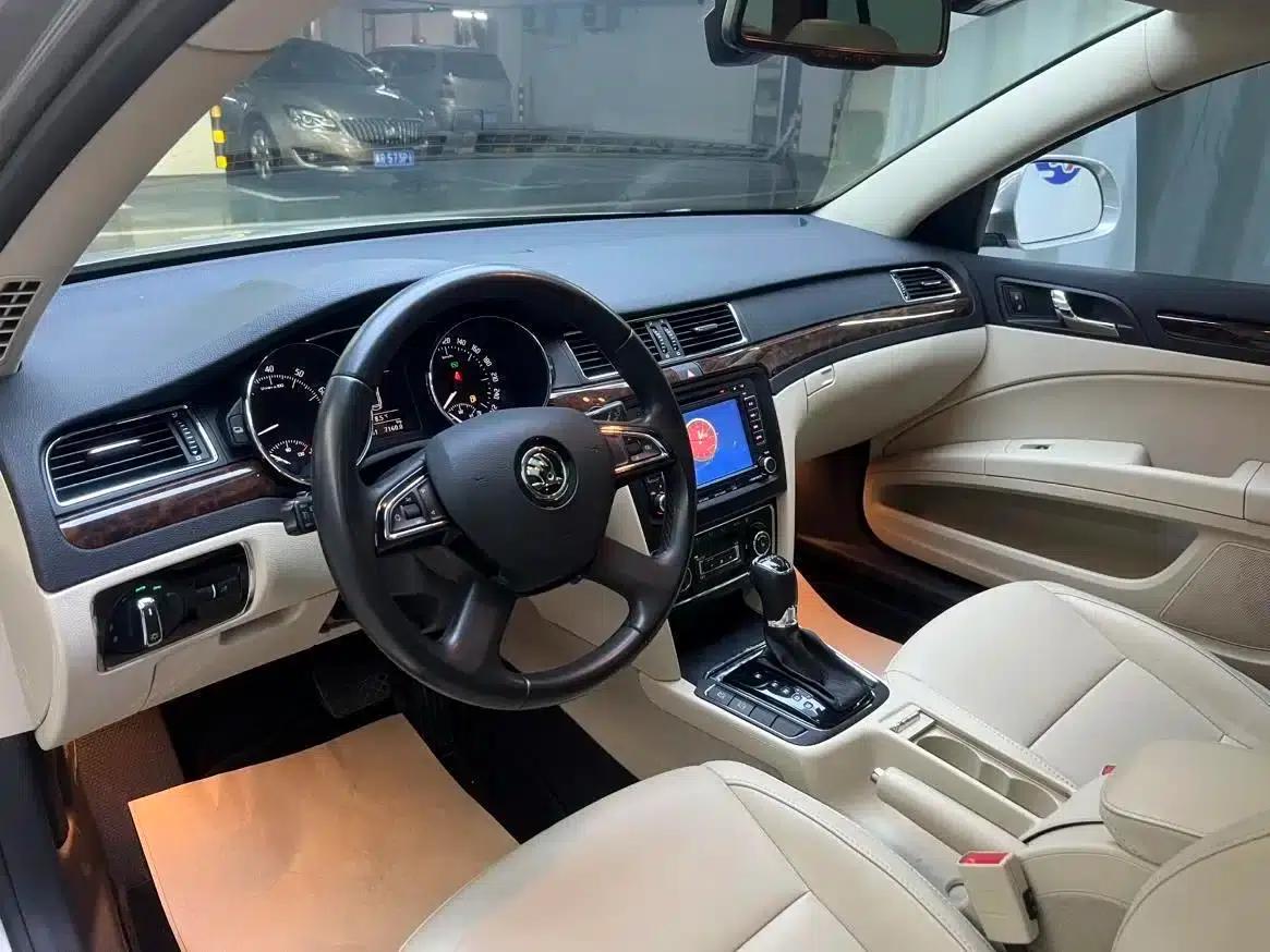2014 Superb 2.0TSI Premium Edition — миниатюра 9