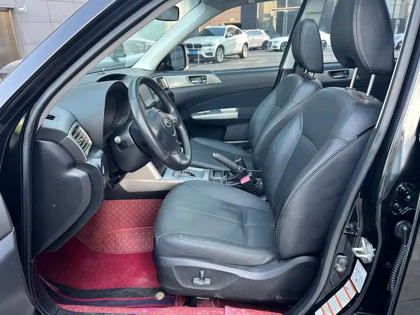2010 Forester 2.5XT Luxury Navigation Edition — миниатюра 4