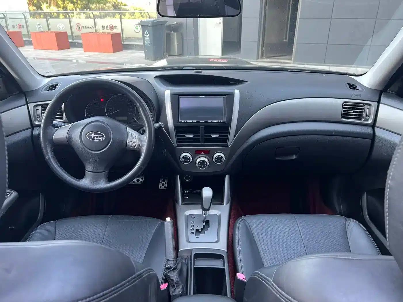 2010 Forester 2.5XT Luxury Navigation Edition — миниатюра 5