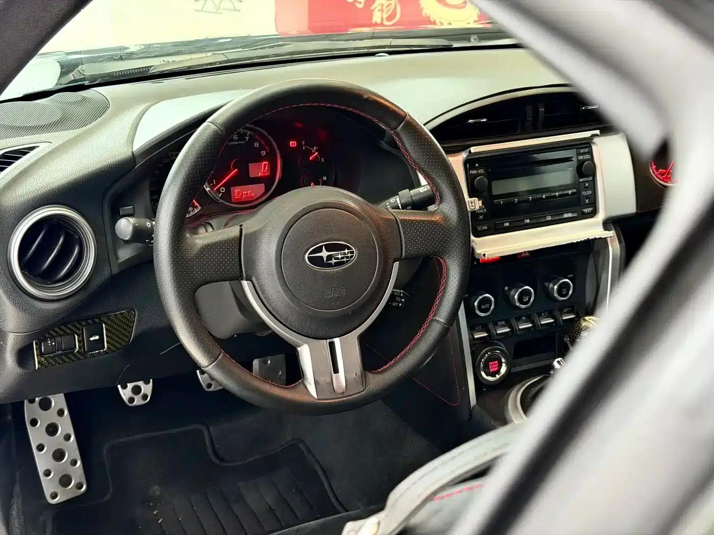 Subaru BRZ 2015 2.0i Manual — миниатюра 11