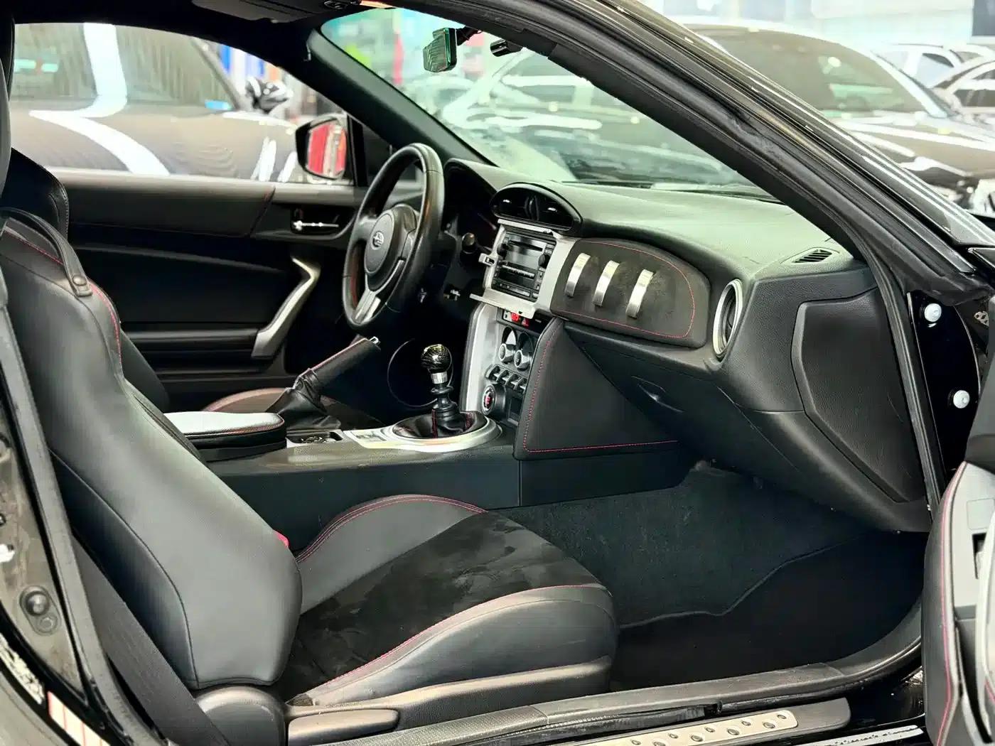 Subaru BRZ 2015 2.0i Manual — миниатюра 13