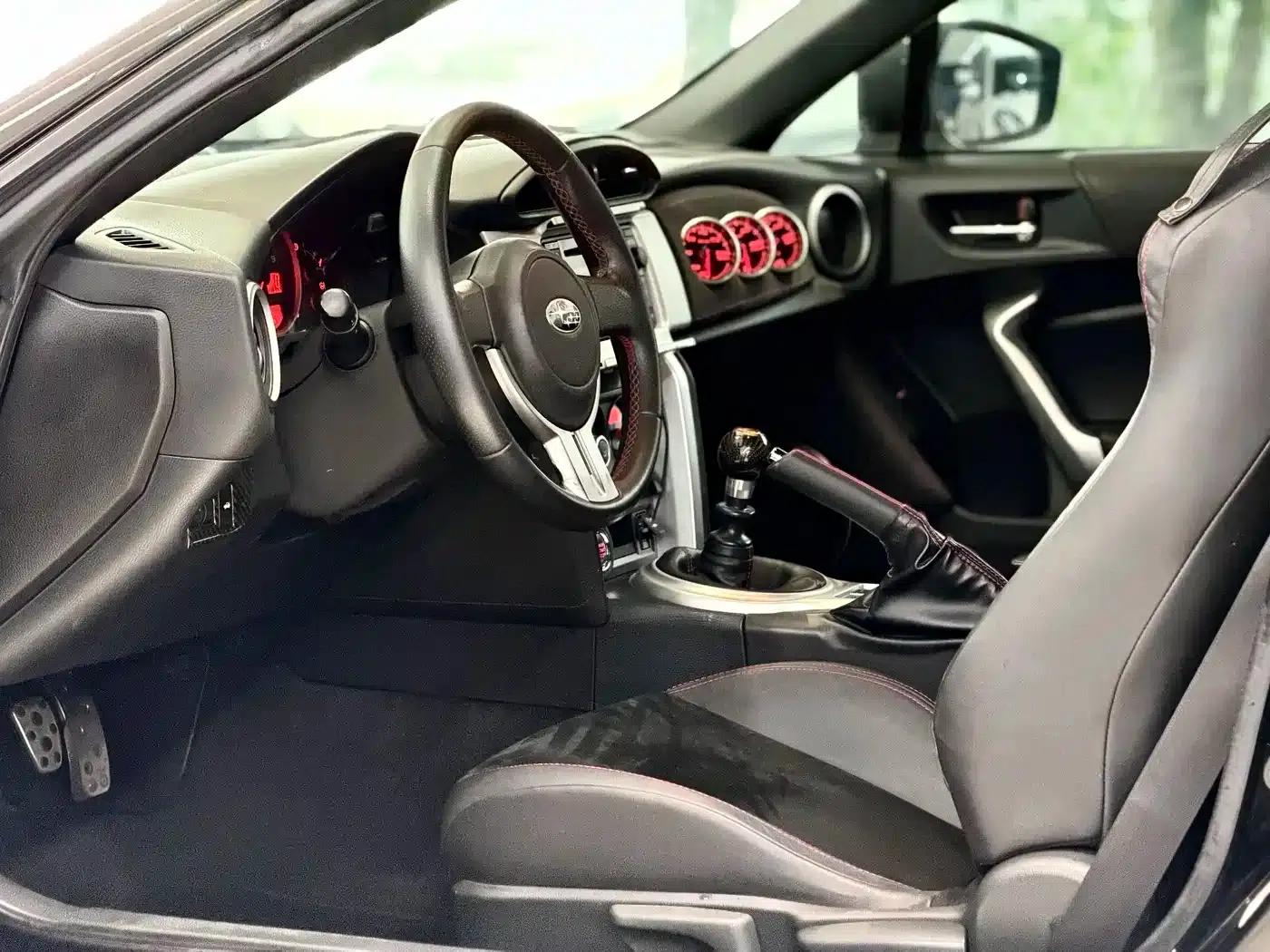 Subaru BRZ 2015 2.0i Manual — миниатюра 9