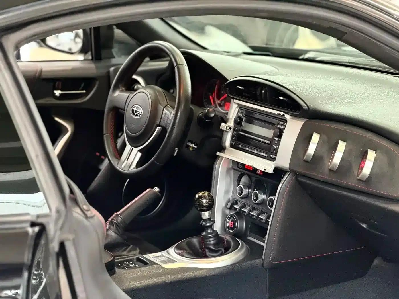 Subaru BRZ 2015 2.0i Manual — миниатюра 10