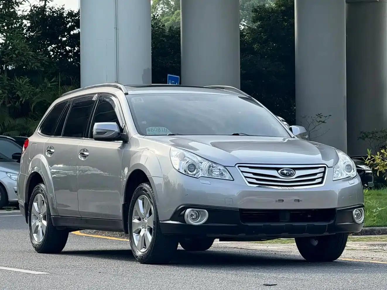 Outback 2011 2.5i Luxury Edition — миниатюра 3