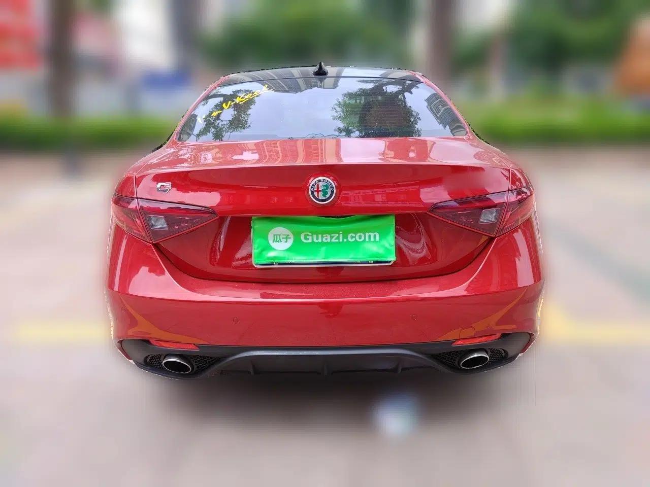Alfa Romeo Giulia 2017 2.0T 280HP Luxury Sport Edition — миниатюра 5