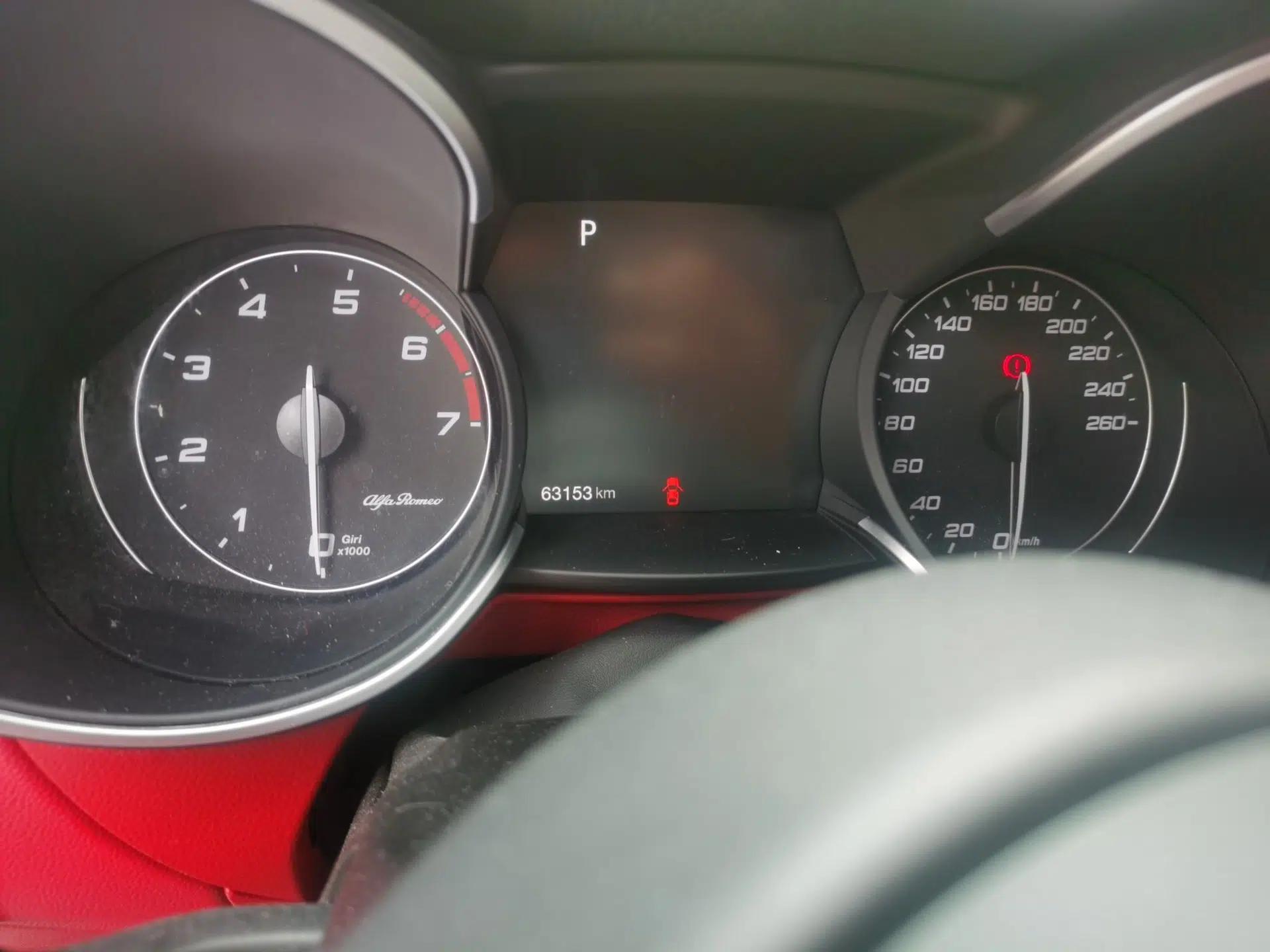 Alfa Romeo Stelvio 2017 2.0T 280HP Luxury Edition — миниатюра 13