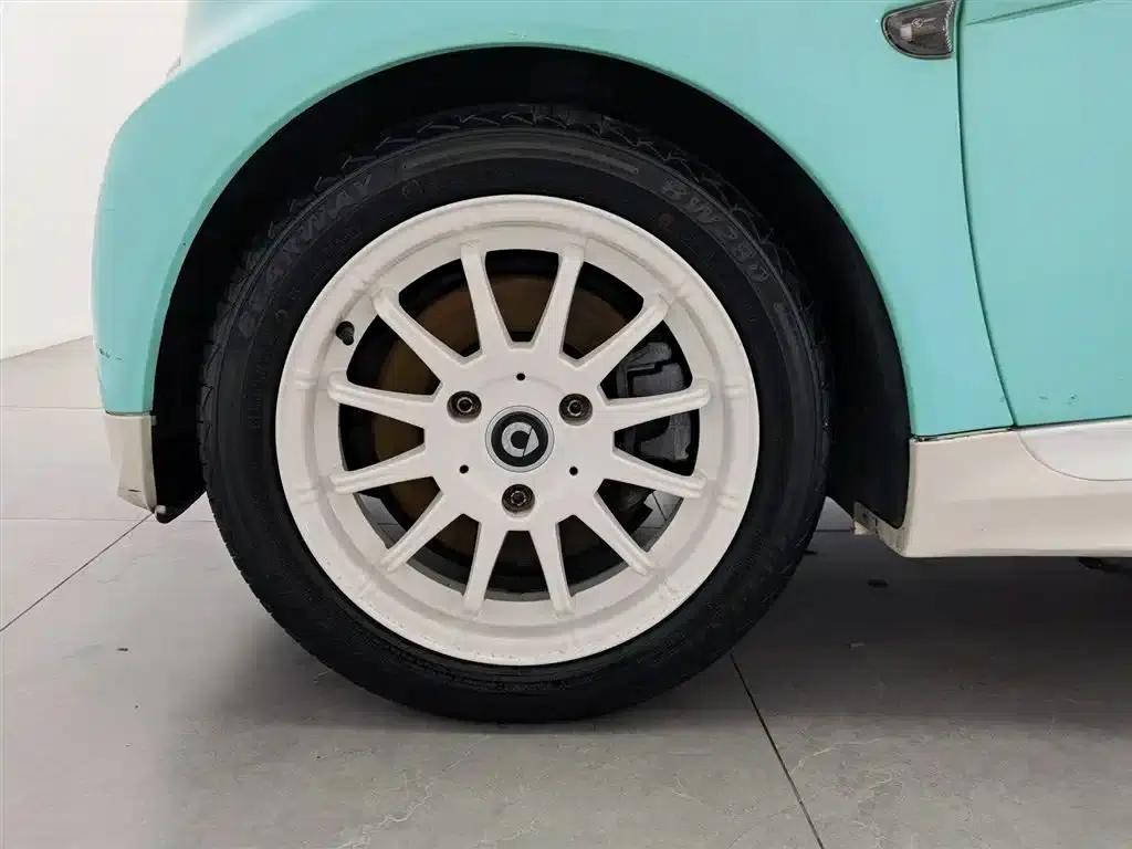 2012 Smart Fortwo 1.0 MHD Hardtop Standard Edition — миниатюра 17