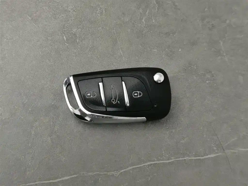 2012 Smart Fortwo 1.0 MHD Hardtop Standard Edition — миниатюра 19