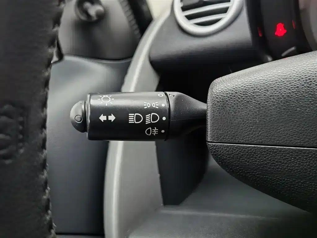 2012 Smart Fortwo 1.0 MHD Hardtop Standard Edition — миниатюра 21